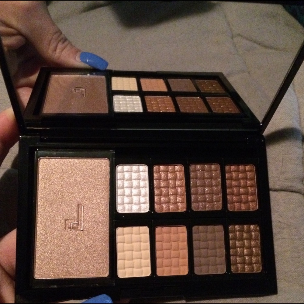 Eyeshadow pro palette